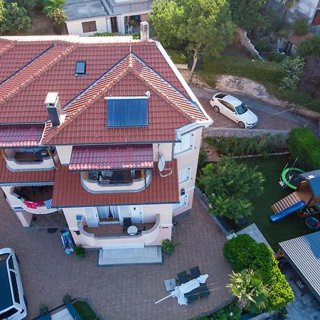 Apartmani Andiks Dramalj Exterior photo