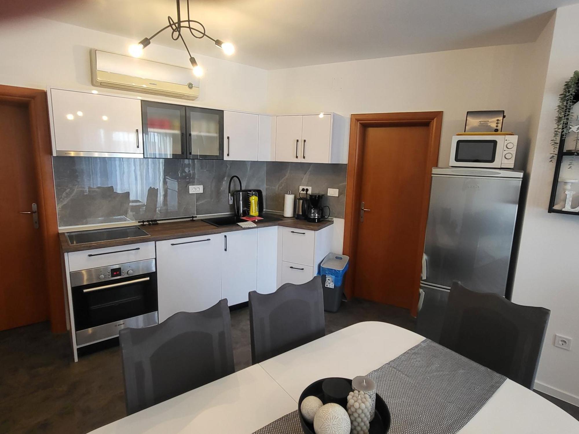 Apartmani Andiks Dramalj Exterior photo