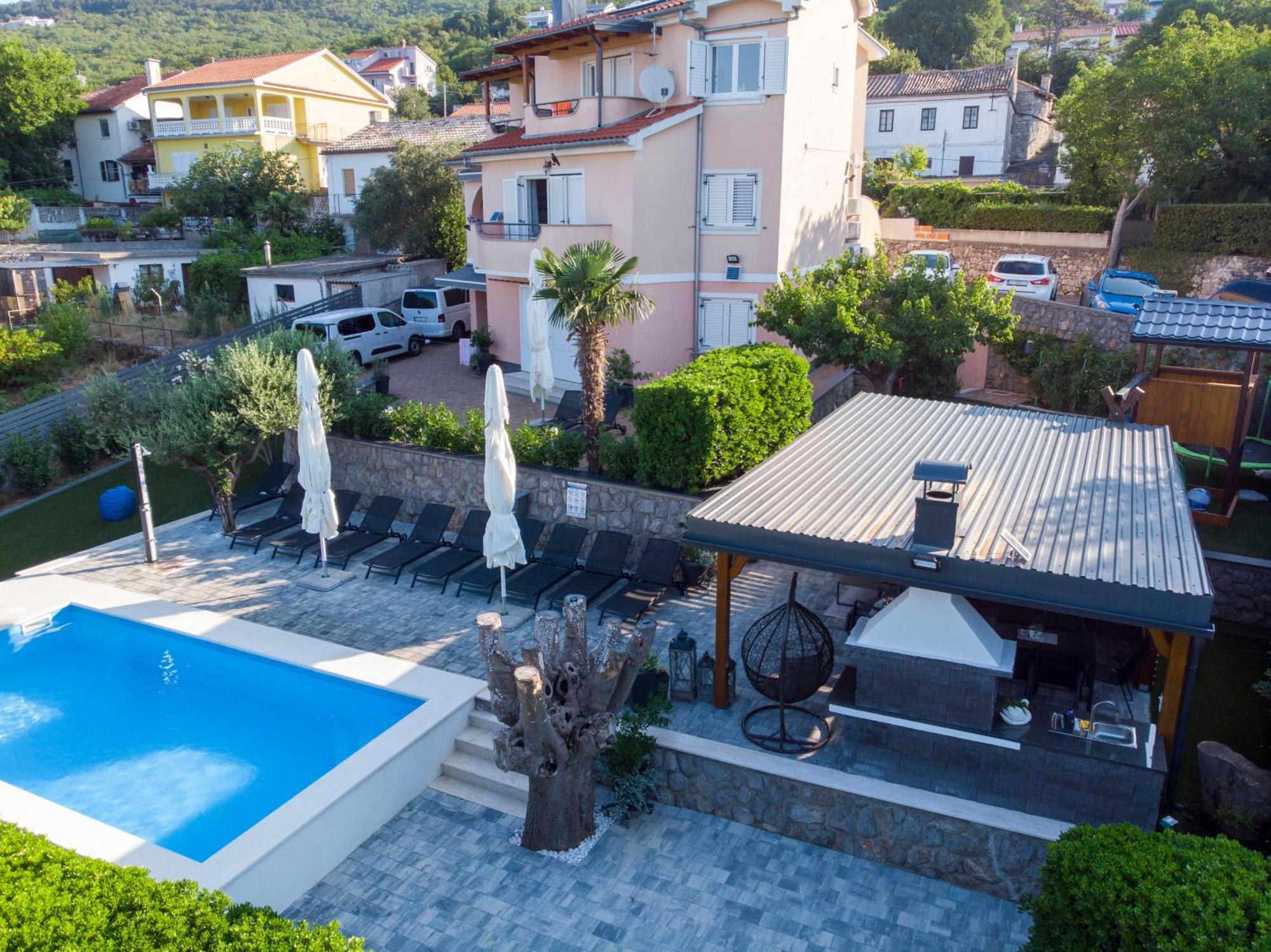 Apartmani Andiks Dramalj Exterior photo