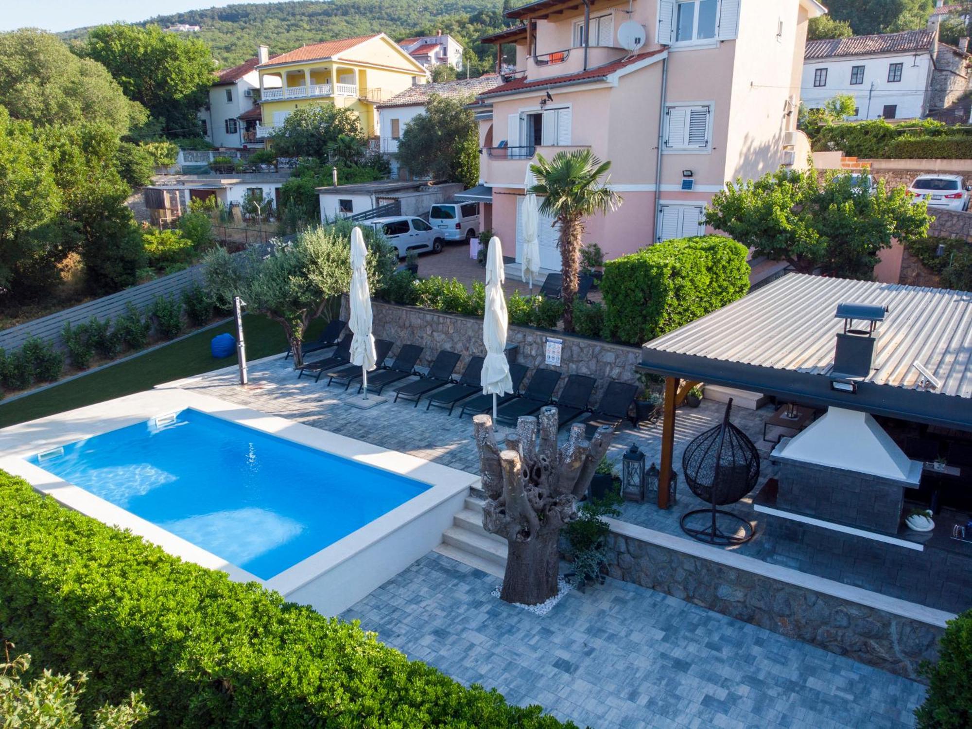 Apartmani Andiks Dramalj Exterior photo